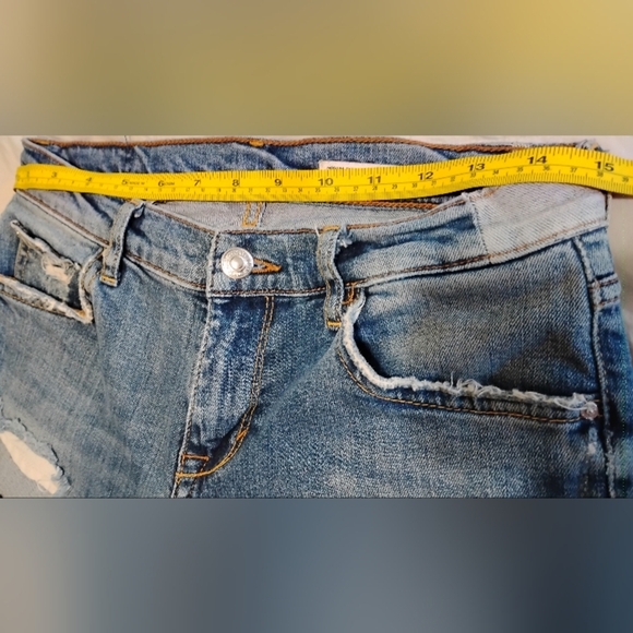 Zara | EUC Relaxed Fit Ultra Thrashed Med Rise Straight Leg Distressed Jeans | 4 - Picture 5 of 16